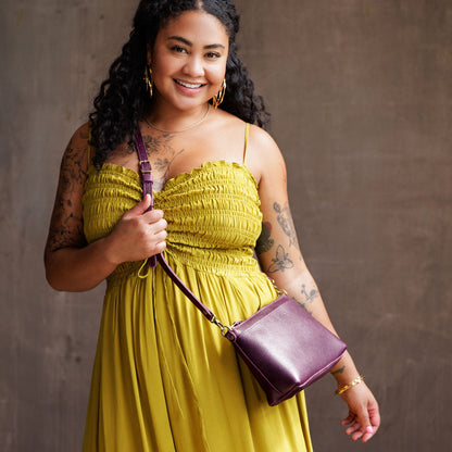 Plum*Classic | Zip top petite crossbody bag with detachable strap