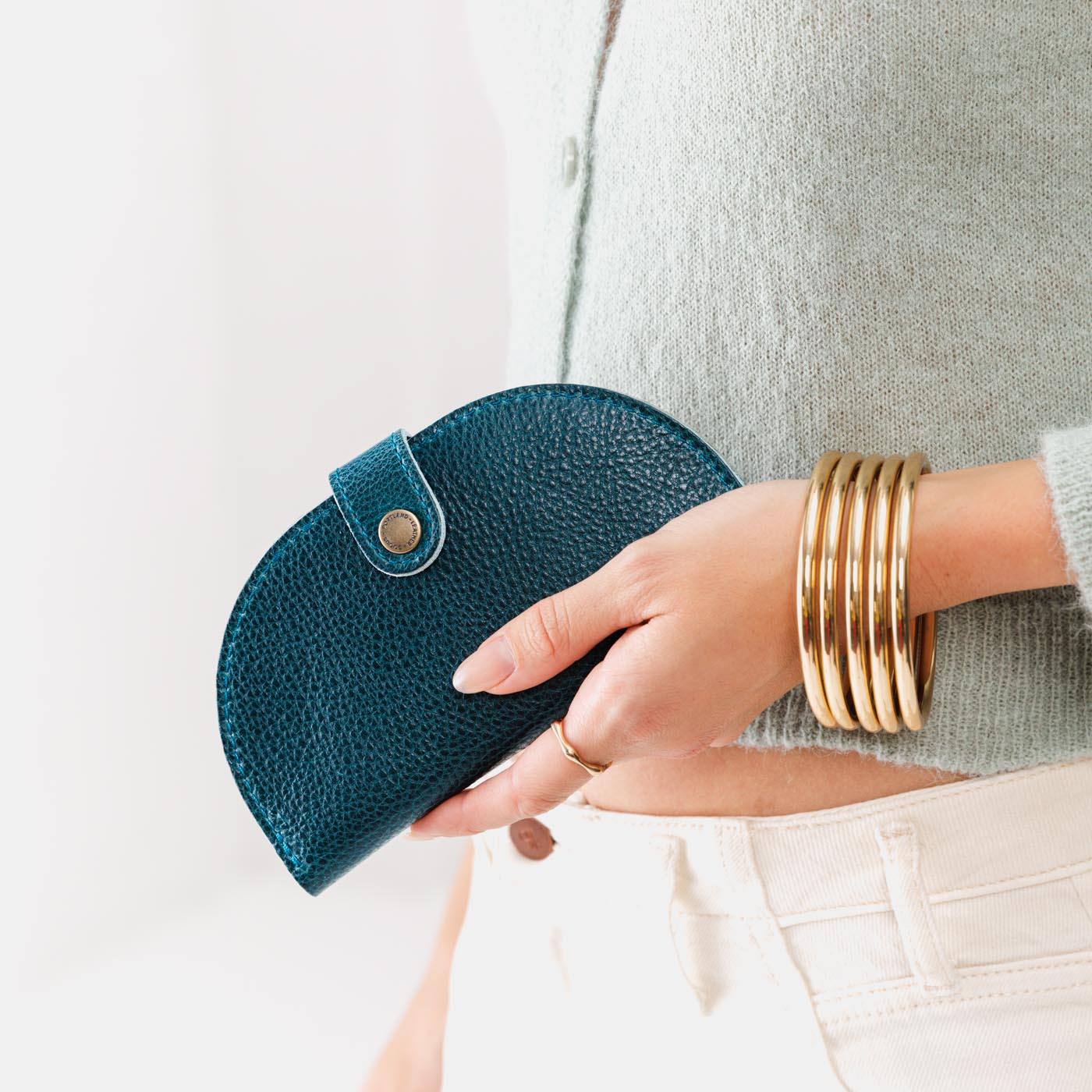 Lagoon | Semicircle bifold wallet with snap closure